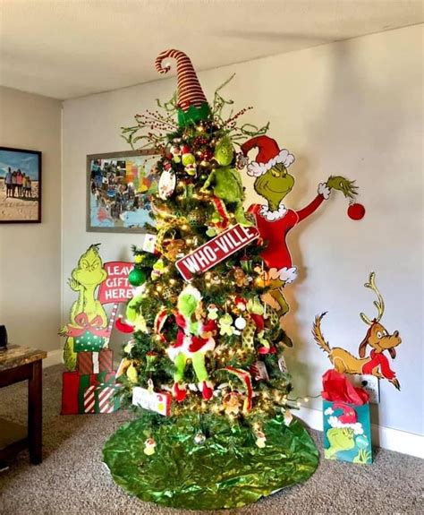 Grinch Christmas Tree | Grinch christmas tree, Christmas tree decorations diy, Grinch christmas ...