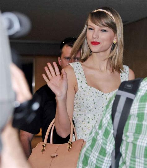 Taylor Swift at Narita International Airport in Japan – May 2015 ...