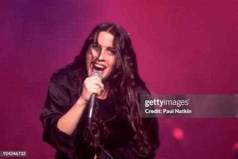 Alanis Morissette 1995 Photos and Premium High Res Pictures - Getty Images