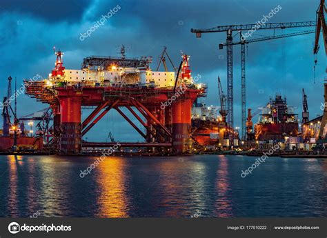 Shipyard at night — Stock Photo © Nightman1965 #177510222