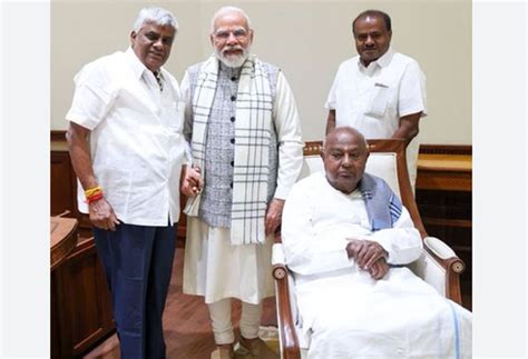 Deve Gowda, 2 children, 1 grandson meet PM in Delhi; JDS dynasty ...