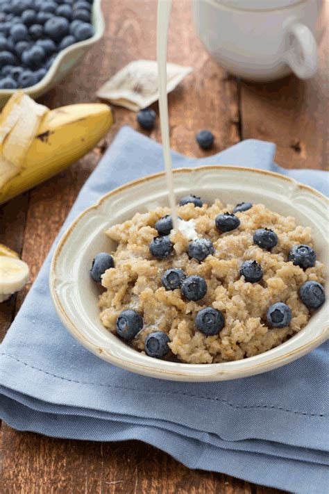 Slow Cooker Overnight Quinoa & Oats with fresh blueberries - throw it all in the crockpot and ...