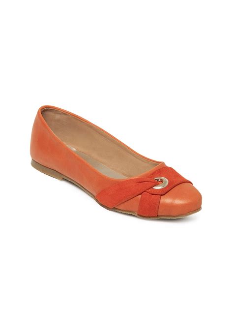 Buy Raw Hide Women Orange Flat Shoes - Flats for Women 175692 | Myntra