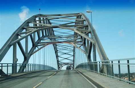 Cantilever Bridge stock image. Image of struts, crossing - 22979587