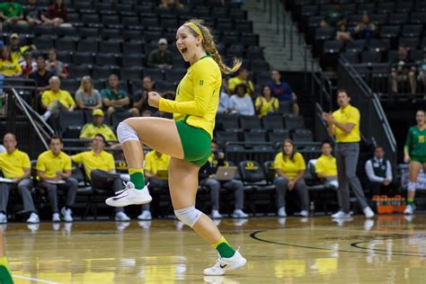 PHOTO GALLERY: Oregon Volleyball vs. Duquesne | KVAL