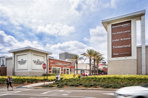 The Outlets at Orange | Explore | Metrolink