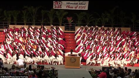 Kahuku High students stun crowd by breaking into Top 40 dance medley | Daily Mail Online