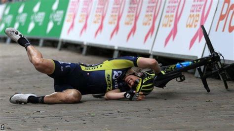 Women's Tour: Sarah Roy wins stage four as Niewiadoma maintains overall lead - BBC Sport