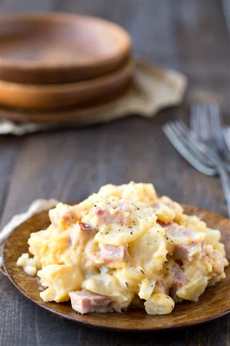 Slow Cooker Scalloped Potatoes with Ham - I Heart Eating