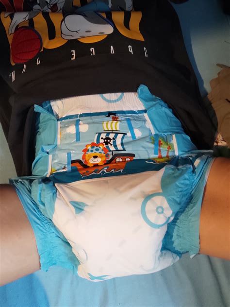 Well protected for work this afternoon :D So, a video of me in this diaper while repairing my ...