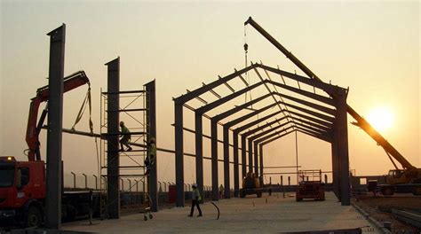 PEB Metal Buildings Customized Design Easy Construction Erection For Oil & Gas Industry