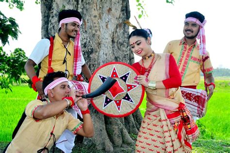 Folk Dance of Assam, Traditional Dance of Assam - Lifestyle Fun