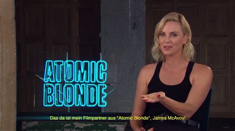 Kino: Atomic Blonde - Interview mit Charlize Theron - YouTube