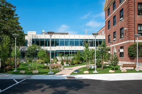 Lowell General Hospital ICU and Healing Garden | LWDA