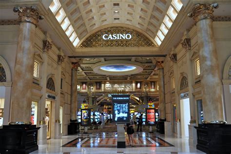 2008-04-18 01 Las Vegas Strip - 03 Caesars Palace forum sh… | Flickr