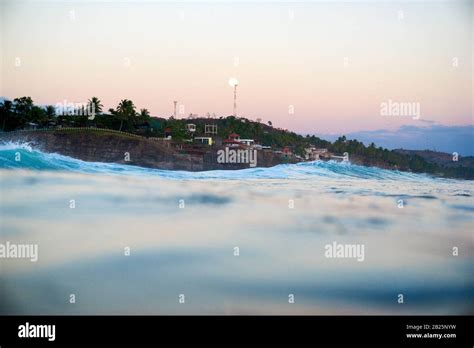 Full moon ocean waves Stock Photo - Alamy