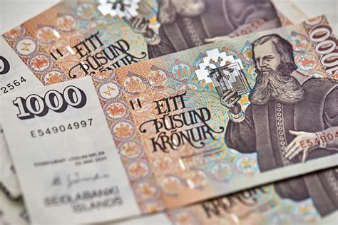 The Best Guide to Icelandic Currency for Travelers