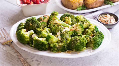 Steamed Broccoli with Honey Lemon Dressing | Thrifty Foods Recipes