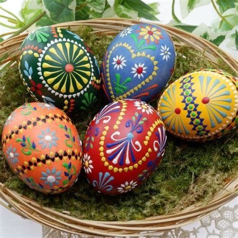 21 Easy Easter Egg Crafts For Kids And Adults - Easy Easter DIY Projects - Saving & Simplicity