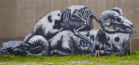 The Operable Window: New Chicago Street Art: ROA's Animal Murals