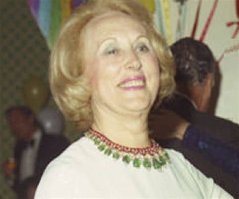 Estee Lauder Biography - Facts, Childhood, Family Life of Businesswoman