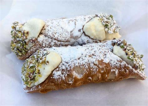 sicilian dessert cannoli