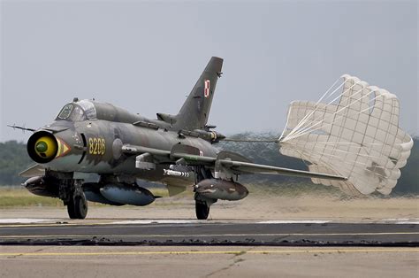 File:Polish Air Force Sukhoi Su-22M4 Lofting.jpg - Wikimedia Commons