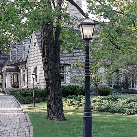 Front Yard Light Post Ideas – Create An Illuminated Ambiance With Style ...