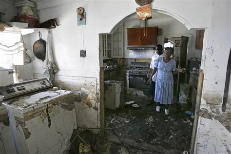 Hurricane Katrina 10th anniversary: Powerful photos of devastation in ...