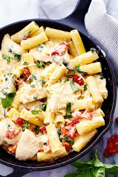 Mozzarella Chicken Pasta with Sun Dried Tomatoes | The Recipe Critic