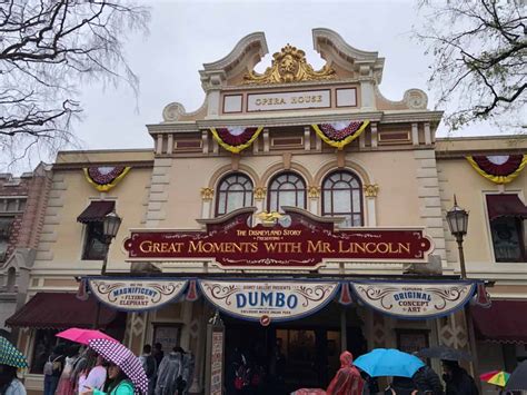 PHOTOS: "Dumbo" Sneak Peek Opens at Disneyland - Disneyland News Today