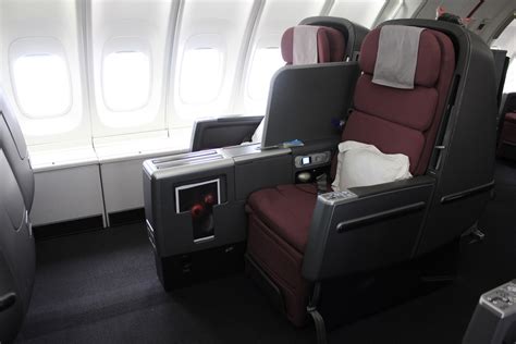 Review: Qantas 747-400 Business Class from Hong Kong to Sydney - Live ...