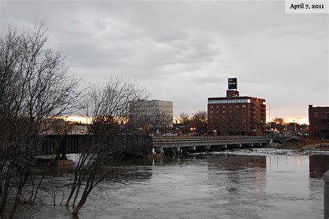 Photos of Fargo-Moorhead, before and during flooding | Minnesota in ...