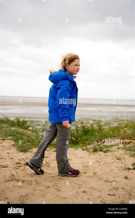 Wind blown clothing hi-res stock photography and images - Alamy