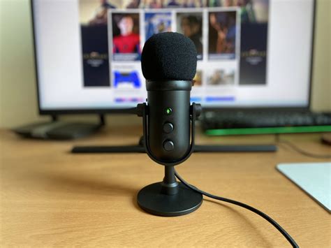 Razer Seiren V2 Pro Review