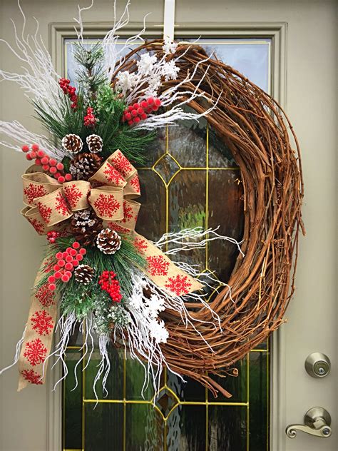 Pin by Nikole Lutz on wreaths | Easy christmas wreaths, Christmas decorations wreaths, Christmas ...