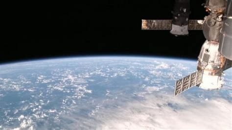 International Space Station Cameras Now Offering a Gorgeous Live View of Earth