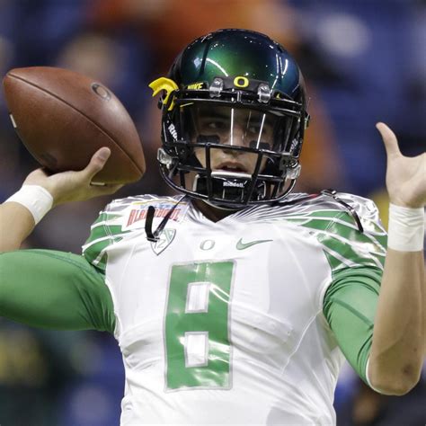 Marcus Mariota Injury: Updates on Oregon Star's Shoulder and Recovery ...