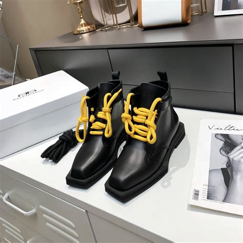 China Good selling Balenciaga fashion luxury famous brand Milan Fashion ...