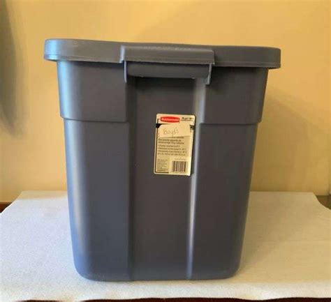 Rubbermaid Roughneck 18 Gallon Storage Container With Lid - Trice Auctions