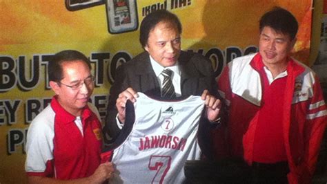 The Armchair Sports Blogger: The Jersey Retirement of Robert Jaworski