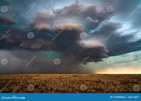 Supercell Thunderstorm with Dark Clouds and Dramatic Sky Stock Photo ...