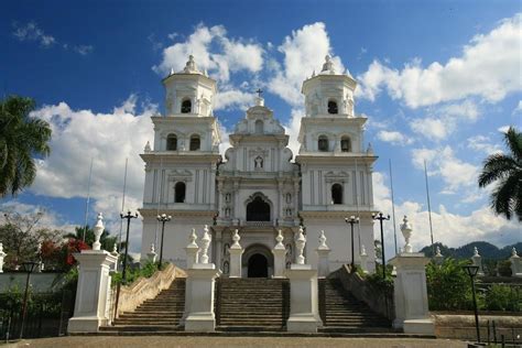 Basílica de Esquipulas permanecerá cerrada para evitar propagación de Covid-19 | laPrensa de ...