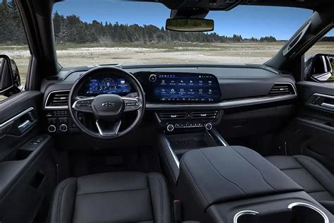 2025 Chevrolet Tahoe and Suburban Interiors: A First Look