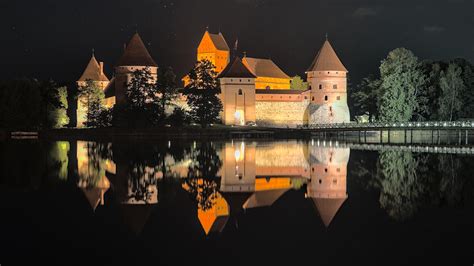 Wallpaper : Trakai Island Castle, castle, night, landscape 1920x1080 ...