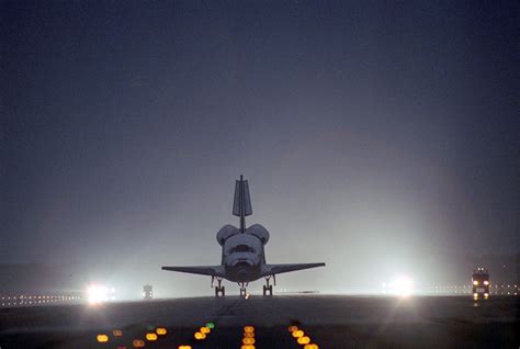 Last landing of Space Shuttle Atlantic : r/aviation