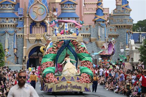 16 Facts About Magic Kingdom Park Parade - Facts.net