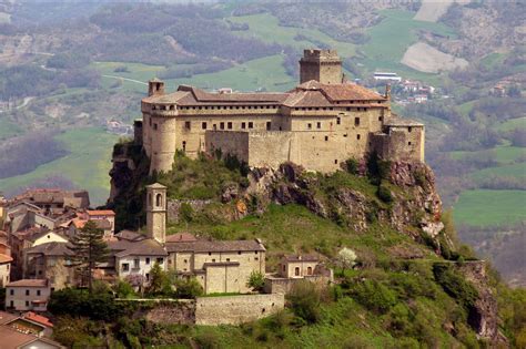 bardi castle- italy | Places to Go b4 I Go | Pinterest | Parma, Castles ...