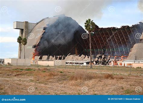 TUSTIN, CALIFORNIA - 7 NOV 2023: the Tustin MCAS Blimp Hangars Fire, the Morning it Started ...