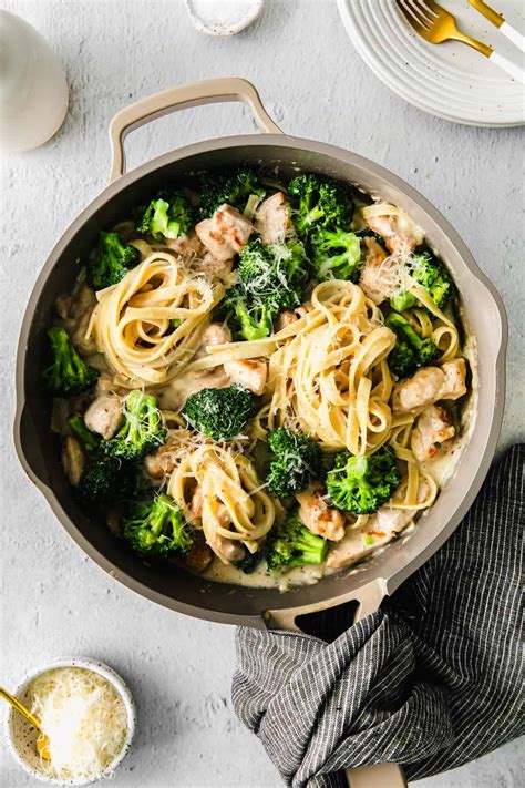 Chicken Broccoli Alfredo (Ready in 30 Minutes!) - Fit Foodie Finds